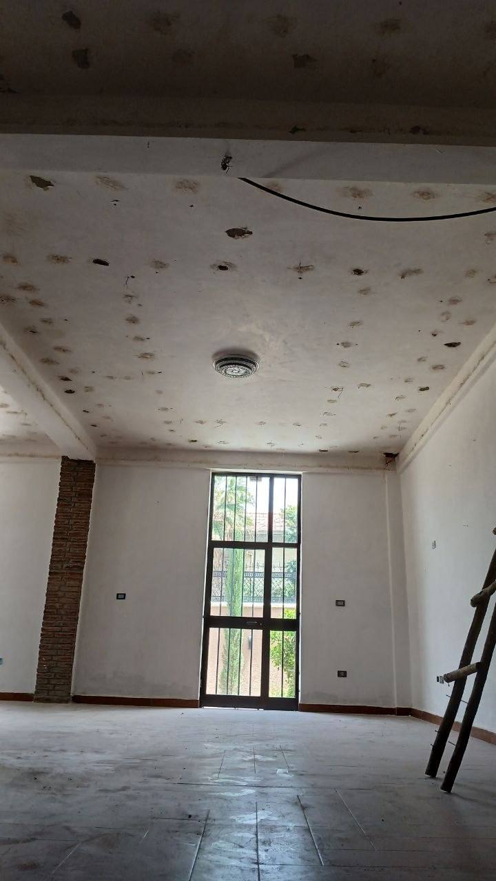 Modern Salon Finish — Bole before